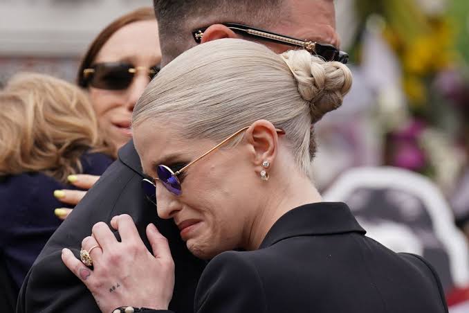 Kelly Osbourne's poignant message about why dad Ozzy Osbourne was so  important - The Mirror