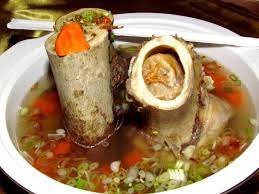 Resep sop daging sapi, sajian hangat yang disukai semua anggota keluarga. 7 Sop Tulang Sumsum Yang Bikin Kesengsem