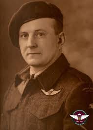 Samuel Lange's Instagram, Twitter & Facebook