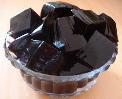 Akibatnya kalau lagi mau bikin es cincau pasti minta. Kau Tahu Tak Bagaimana Cincau Dibuat