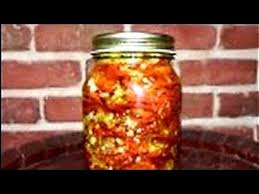 Scegliere i pomodori sodi e maturi del tipo san marzano o piccadilly. Come Condire I Pomodori Secchi Guide Di Cucina