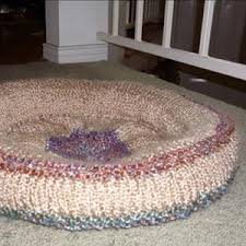 The label on the top of the bed is the first thing the dog chews! Knit A Dog Bed Or Give It To A Dog In A Shelter Fido Universe
