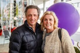 Fenna ramos woont samen met haar beste vriend en knuffel zappie in een zappelin. Zo Ziet De Partner Van Presentatrice Irene Moors Eruit