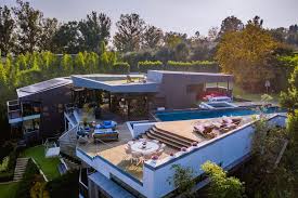 2744 s barrington ave, los angeles, ca 90064 is a 2 bed, 1 bath, 862 sqft house now for sale at $1,195,000. A Look Inside Los Angeles Ca S 21 5m Barrington Residence By Eric Rosen Architects Photos Pricey Pads