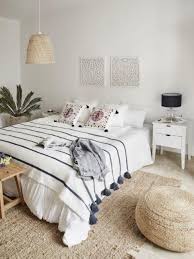 Quando si decide di pitturare la propria casa, bisogna tener conto delle proprie esigenze e dei propri gusti. Come Scegliere I Colori Per Le Pareti Della Camera Da Letto Westwing
