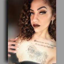 Julie Mcelreath's Instagram, Twitter & Facebook