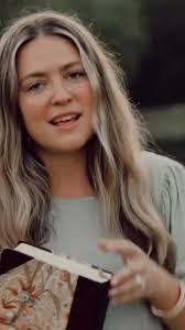 Leanne Greer's Instagram, Twitter & Facebook