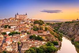 Although, the history of the city began nowadays the alcazar has an army museum inside. Das Alcazar Von Toledo Kastilien La Mancha Spanien