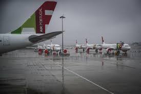 We collect the users' personal data when they book any of the services available at our airports, by filling out a form. O Dia Em Que O Tempo Parece Ter Parado No Aeroporto De Lisboa