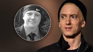 (nelson) and marshall bruce mathers, jr., who were in a band together, daddy warbucks. Eminem Erfullte Totkrankem Fan Den Letzten Wunsch