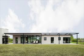 No es lo mismo la construcción de casas de una planta que una de dos, o una vivienda de 2 habitaciones a una de 4. Presupuestos Reducidos Y Dimensiones Minimas Estrategias De Diseno En Viviendas Procrear De Argentina Plataforma Arquitectura
