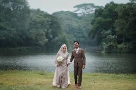 Tempat ini populer di bandung hingga banyak menarik perhatian. 8 Spot Foto Prewedding Outdoor Instagrammable Tren 2021