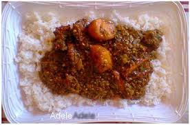 Une Recette De La Sauce De Gombo Servi Avec Du Riz Blanc Proposee Par Adele Gombo Recette Sauce Gombo Gombo Grille