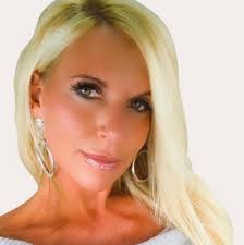 Diane Bacon Licensed Associate Real Estate Broker with Howard Hanna