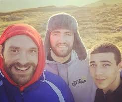 Tommy fury was born in manchester, england, to parents john fury sr and chantal fury. Tommy Fury How Are Love Island S Tommy And Boxer Tyson Fury Related Tv Radio Showbiz Tv Express Co Uk