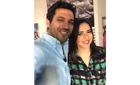 نعت الفنانة إيمي سمير غانم، وفاة والدها النجم الكبير سمير غانم بكلمات مؤثرة عبر حسابها الرسمي على موقع التواصل الاجتماعي فيس بوك. Ù‡Ù„ Ø¨Ø¯Ø£Øª Ø§Ù„Ø®Ù„Ø§ÙØ§Øª ØªÙ„Ø§Ø­Ù‚ Ø²ÙˆØ§Ø¬ Ø§ÙŠÙ…ÙŠ Ø³Ù…ÙŠØ± ØºØ§Ù†Ù… ÙˆØ­Ø³Ù† Ø§Ù„Ø±Ø¯Ø§Ø¯ Ù†ÙˆØ§Ø¹Ù…