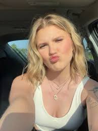 ella kinney reagan 💕🪩 weldon spring hairstylist (@hair.ellakr) •  Instagram photos and videos