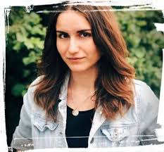 Cantante/cantautrice produttrice artistica pianista scrittrice di poesie e di libri fantasy estensione vocale:soprano. Dania Fan Quiz Testedich