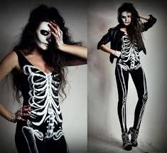 Gruselige kostüme müssen nicht teuer und aufwendig sein. Skelett Kostum Selber Machen Diy Kostum Mit Anleitung Maskerix De Skelett Kostum Selber Machen Halloween Kostum Halloween Kostume Damen