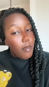 Eliza Banks's Instagram, Twitter & Facebook