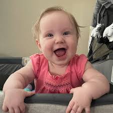 Holly Zeiger's Instagram, Twitter & Facebook