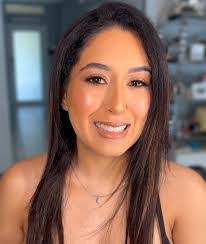 Claudia Guerra's Instagram, Twitter & Facebook