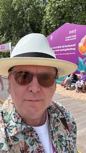 Really enjoyed Chelsea yesterday. A sea of colour, wonderful smells,  glorious cyder by the @thenewtinsomerset and a bit of celeb spotting.  Chelsea is such a buzz and it was the first outing for my ...