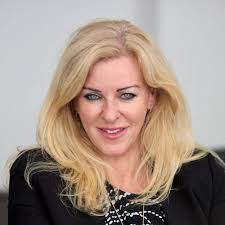 Pauline Hamilton's Instagram, Twitter & Facebook