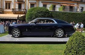 С.), шестиступенчатым «автоматом» и имеет привод на задние колёса. Elegant Or Awkward Rolls Royce Sweptail Breaks Cover Zigwheels