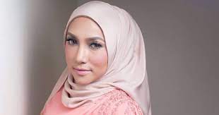 Karaoke melayu hd pernah menjadi channel karaoke terpopular sehingga tahun 2019 apabila admin mengambil kepu. Lirik Lagu Senja Nan Merah Ziana Zain Mieza S