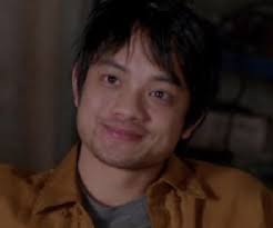 Sono arrivato alla stagione 8 e non riesco a capire perché, per l'amor del  cielo, abbiano messo Kevin sulla casa galleggiante di Garth e non nel  Bunker con loro. Potete aiutarmi? :