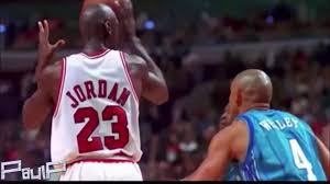 Kawhi leonard was finally led the team toronto raptors won the 2019 nba finals, kawhi leonard is a hard hand style basketball player, so after kobe the hard hand representative players are michael jordan, tim duncan, shaquille o'neal, hakeem olajuwon, etc. Ranking The Largest Hands In Nba History Fadeaway World