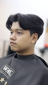 The pomp” an evergreen classical cut which are the most popular hair trend  by adding vertical volume