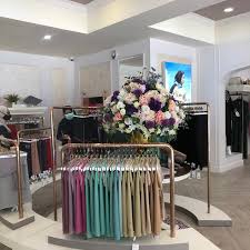 Naelofar hijab is a clothing store that specializes in shawls. Naelofarhijab Hq Women S Store