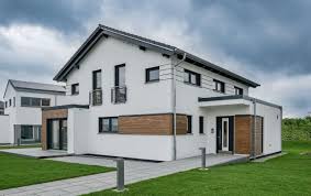 Aus tradition hat für uns die bauqualität unserer häuser oberste priorität, denn handwerkliche güte ist die grundlage unserer arbeit. Rensch Haus Musterhaus Modena Fassade Haus Bauhausstil Haus Bauplan Haus