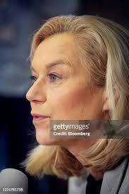 25 Photos & High Res Pictures