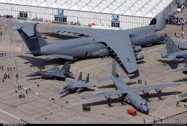 This Is How Huge The C 5 Galaxy Is Aircraft Military Aircraft Fighter Jets