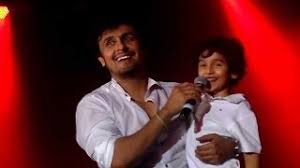 The singer says that his son is living in dubai where he has become a top gamer. Sonu Nigam S Son Nevaan Nigam Singing Live