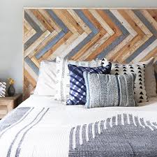 Although upholstered headboards have been riding high on the decorating charts for some time now, that doesn't mean that wooden headboards have lost their luster. 15 Diy Wood Headboards