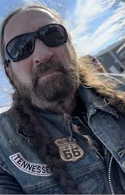 Jerry Mullins's Instagram, Twitter & Facebook