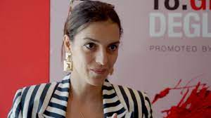 Dina Amer • Directora de Tu me ressembles - "Mi misión como directora era ir más allá de contar las noticias de forma errónea" - Cineuropa