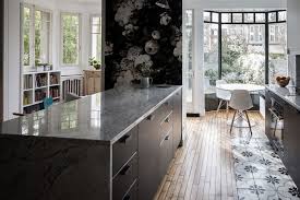 Visite Privee Une Maison Classee Decoree Dans Un Style Boheme Chic Par L Atelier Devergne Blog Au Fil Des Cou Renovation Maison Deco Maison Ancienne Maison