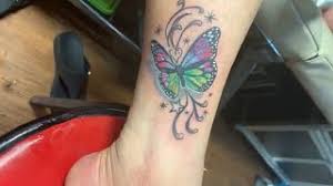 12 tato artis wanita indonesia terkeren aengaeng com 09 10 2019 15 foto tato wanita simple dan keren akan kami berikan kali ini untuk anda para wanita yang menyukai seni lukis tubuh di zaman. Tato Keren Di Kaki Yang Paling Favorit Untuk Para Wanita Gambar Tato Kupu Kupu Youtube