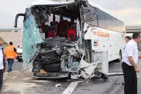 Idaresindeki 41 j 0049 plakalı özel halk. Sebinkarahisar Otobusu Izmit Te Kaza Yapti 8 Yarali Giresun Havadis Giresun Haber Bursada Giresun Bursa Giresunlular