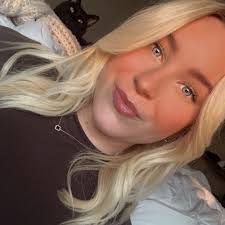 Michelle Timmers's Instagram, Twitter & Facebook