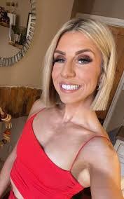 Molly Beard's Instagram, Twitter & Facebook