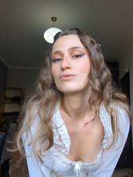 Regina Phalange (@regina1phalange)