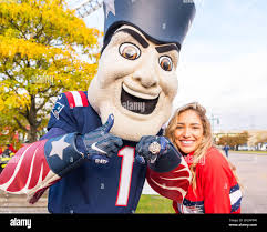 Cheerleaders mascot hi-res stock photography and images