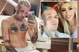 Aaron carter ретвитнул(а) fox sports radio. Why Is Aaron Carter Doing Porn Has His Net Worth Dropped That Much Film Daily