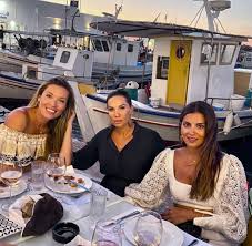 Το 2003 στέφθηκε σταρ ελλάς στα εθνικά καλλιστεία και έπειτα εκπροσώπησε την ελλάδα στον παγκόσμιο διαγωνισμό μις υφήλιος, όπου τερμάτισε στις top 15. Stamatina Tsimtsilh Marietta Xroysala Mia Bradia Sth Paro Pic Hellenic Radio Uk